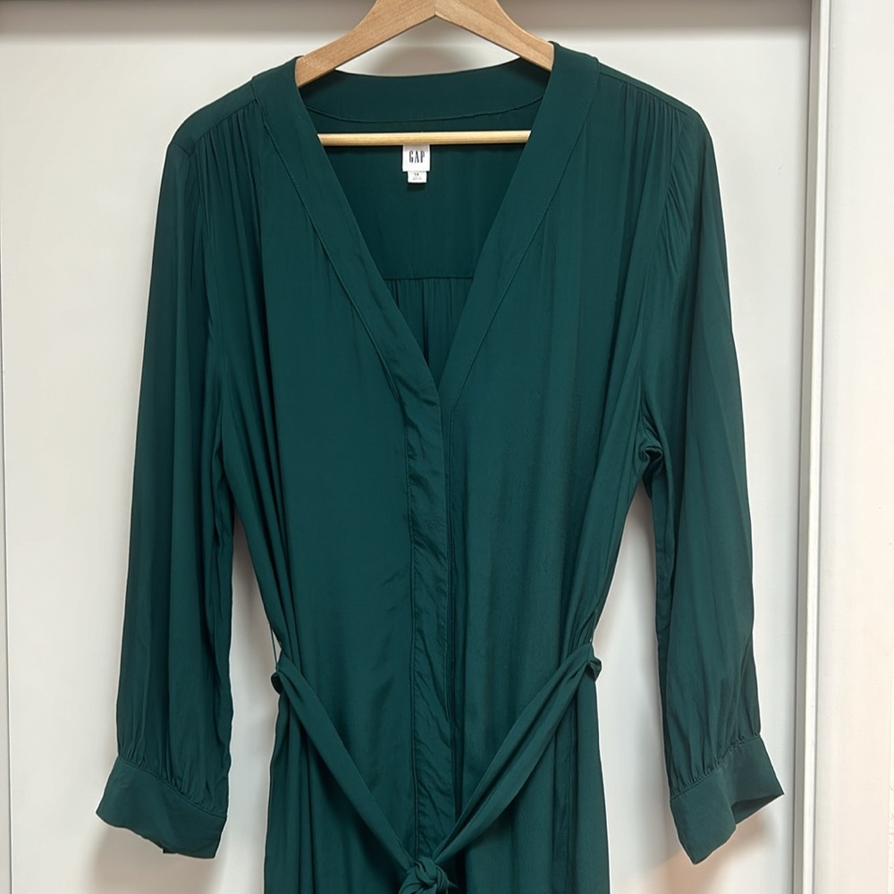 NWOT GAP 14 TALL Pine Green V-Neck Button Front Midi Dress Belted Long Sleeve